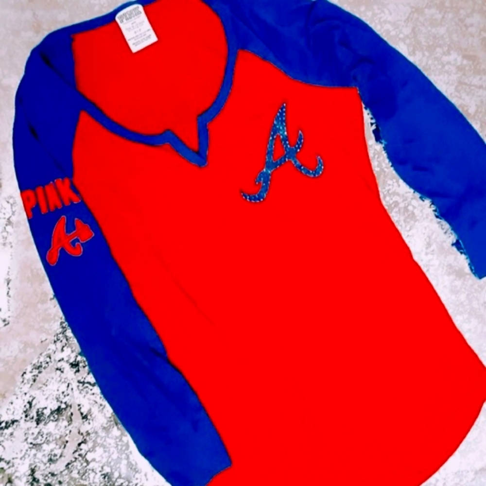 VS PINK MLB Collection ATL Braves Henley